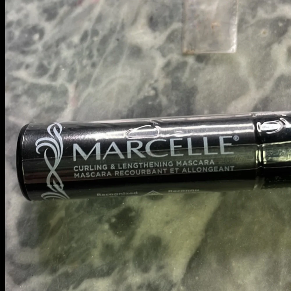 New Marcelle Lengthening Mascara Black‎